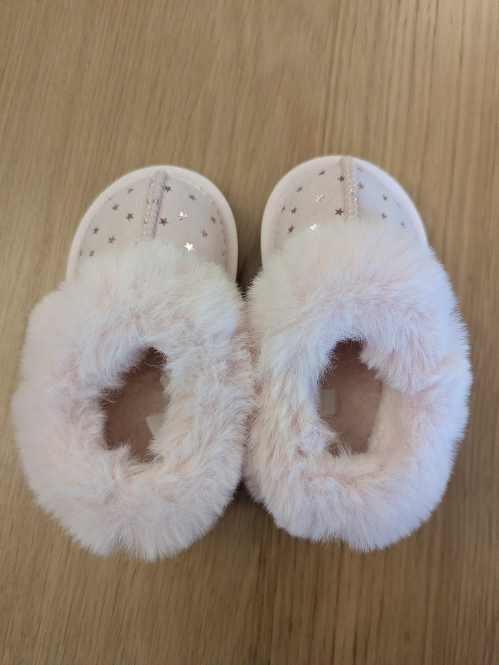 NWOT Pink Fuzzy Slippers, rubber Sole